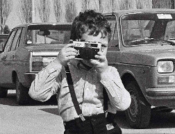 Bambino con la macchina fotografica, secolo XX seconda metà